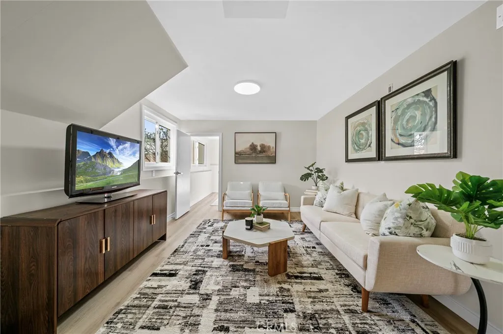 922 E Edgecomb, Covina, California 91724 home-pic-22