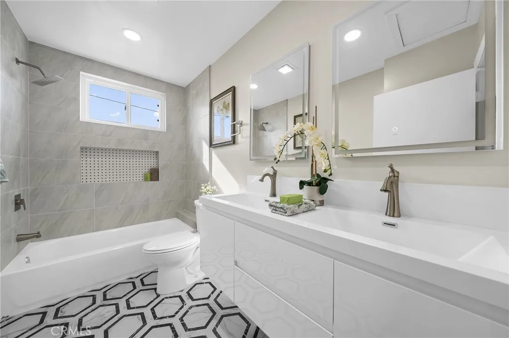 922 E Edgecomb, Covina, California 91724 home-pic-13