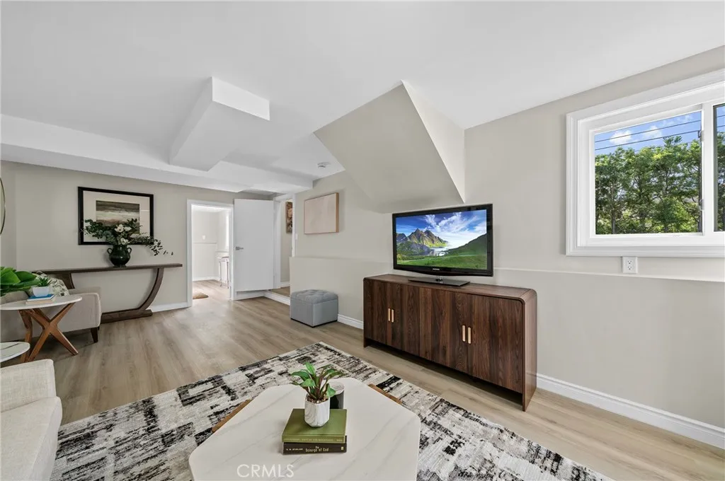 922 E Edgecomb, Covina, California 91724 home-pic-24
