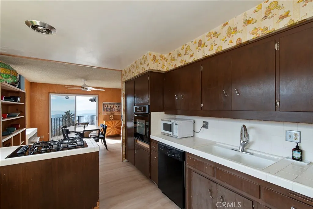 32047 Pine Cone, Running Springs, California 92382 home-pic-21