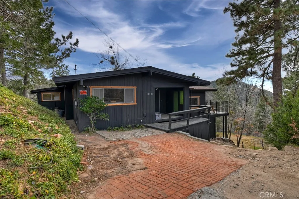 32047 Pine Cone, Running Springs, California 92382 home-pic-3