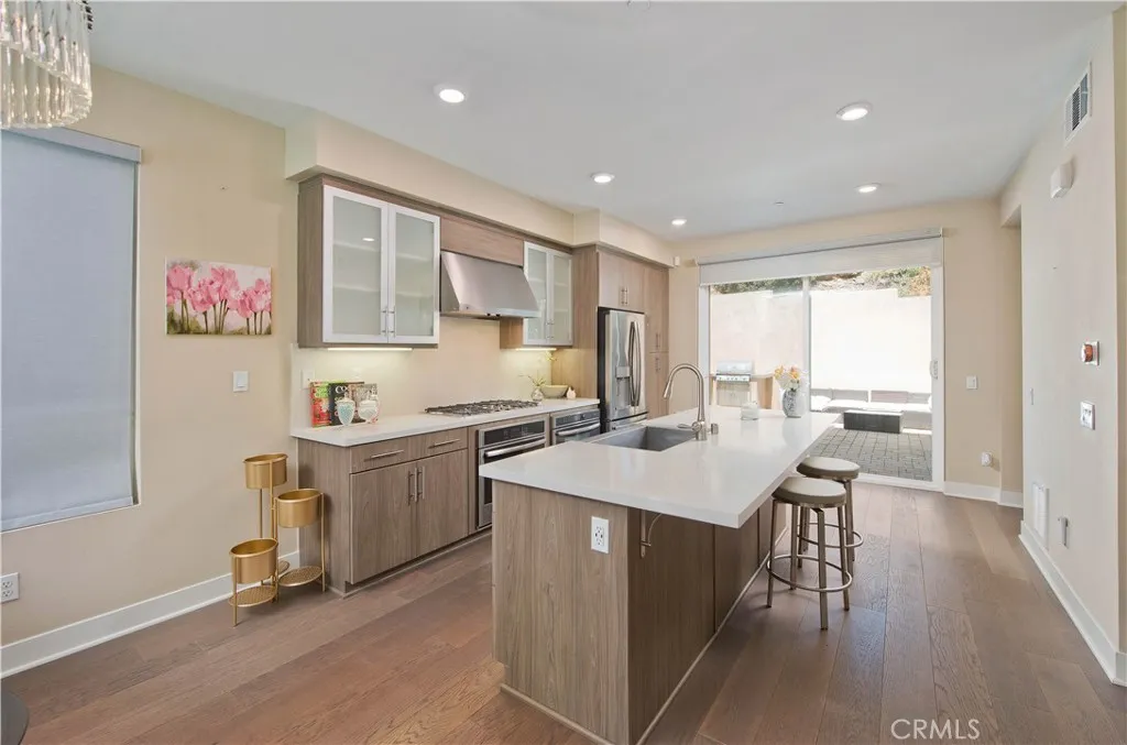 6749 W Gill, Los Angeles, California 90068 home-pic-3
