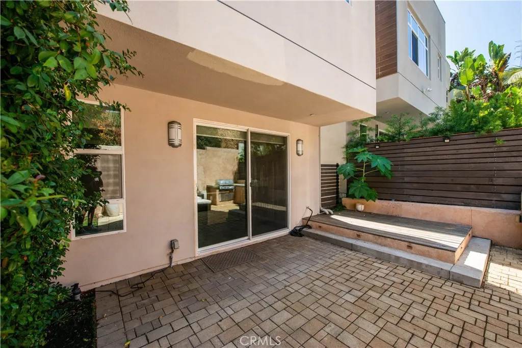 6749 W Gill, Los Angeles, California 90068 home-pic-22