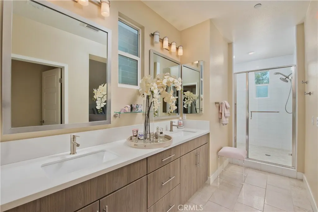 6749 W Gill, Los Angeles, California 90068 home-pic-9