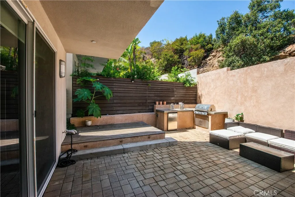 6749 W Gill, Los Angeles, California 90068 home-pic-20