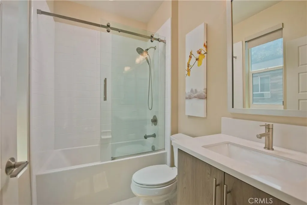 6749 W Gill, Los Angeles, California 90068 home-pic-13