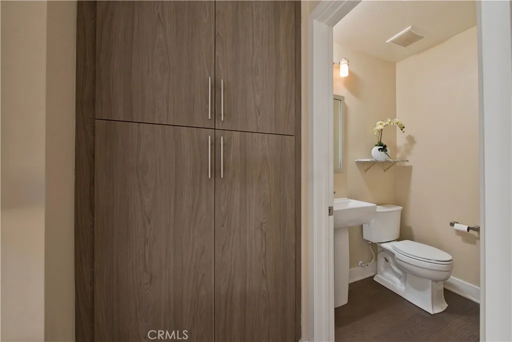 6749 W Gill, Los Angeles, California 90068 home-pic-7