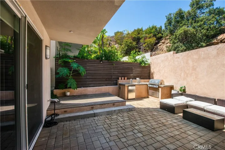 6749 W Gill, Los Angeles, California 90068
