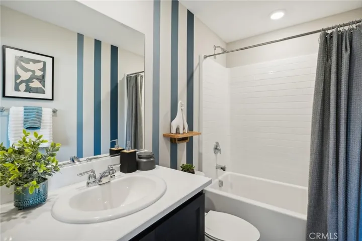 MODEL HOME