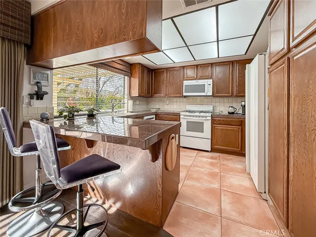 933 Ranch House Road, Westlake Village, California 91361