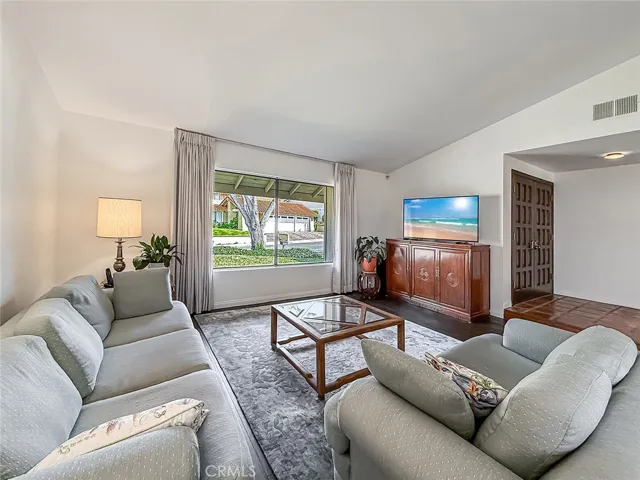 933 Ranch House Road, Westlake Village, California 91361