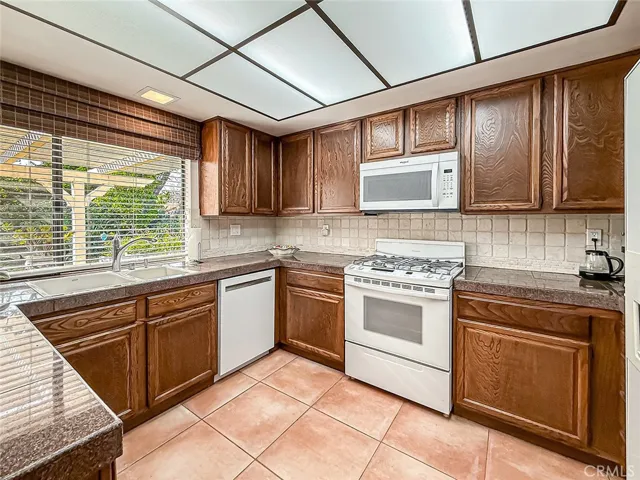 933 Ranch House Road, Westlake Village, California 91361