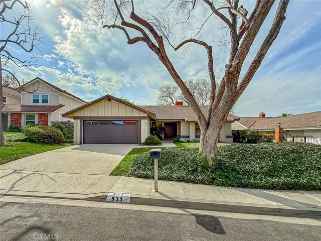 933 Ranch House Road, Westlake Village, California 91361