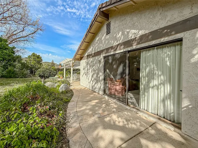 933 Ranch House Road, Westlake Village, California 91361