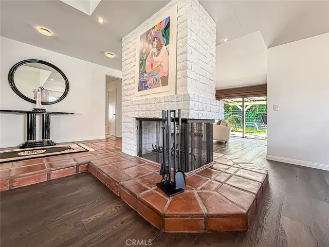 933 Ranch House Road, Westlake Village, California 91361