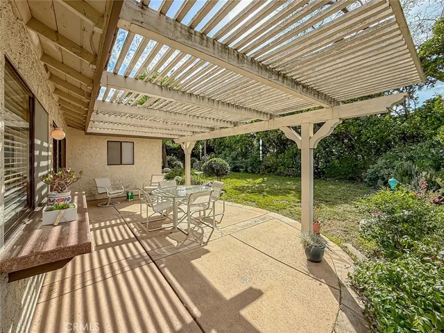 933 Ranch House Road, Westlake Village, California 91361