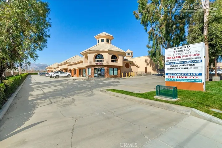 Front view off office for lease