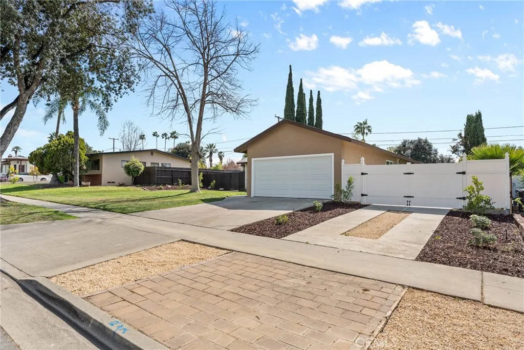 2994 David, Riverside, California 92506 home-pic-2