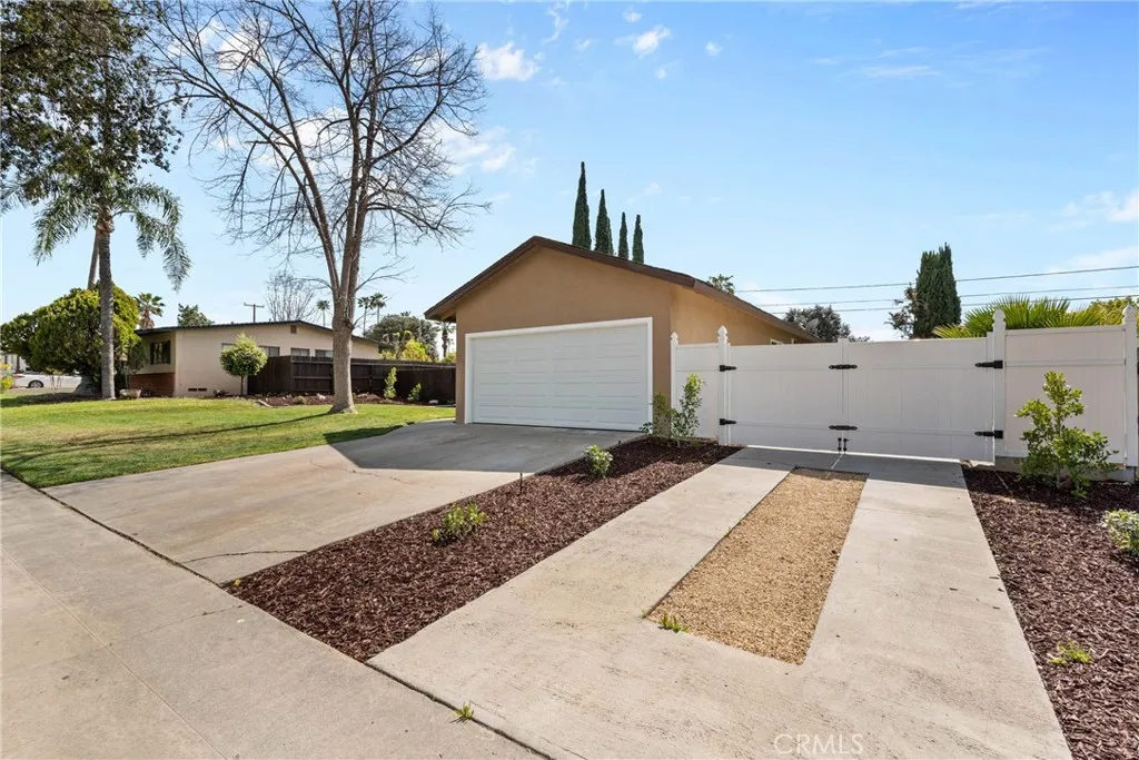 2994 David, Riverside, California 92506 home-pic-3