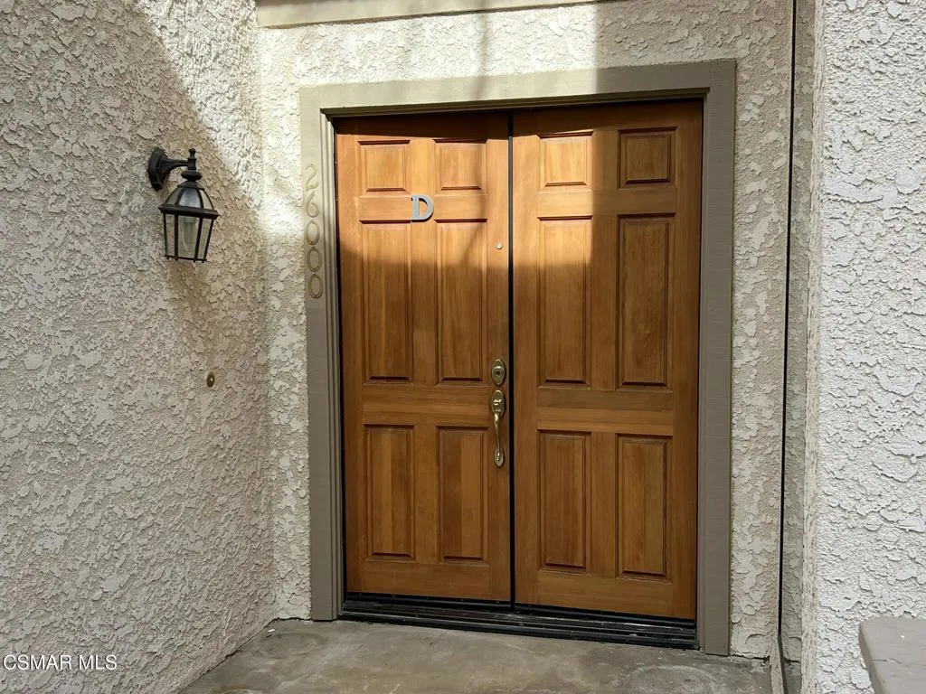 26000 Alizia Canyon Drive D, Calabasas, California 91302 home-pic-1