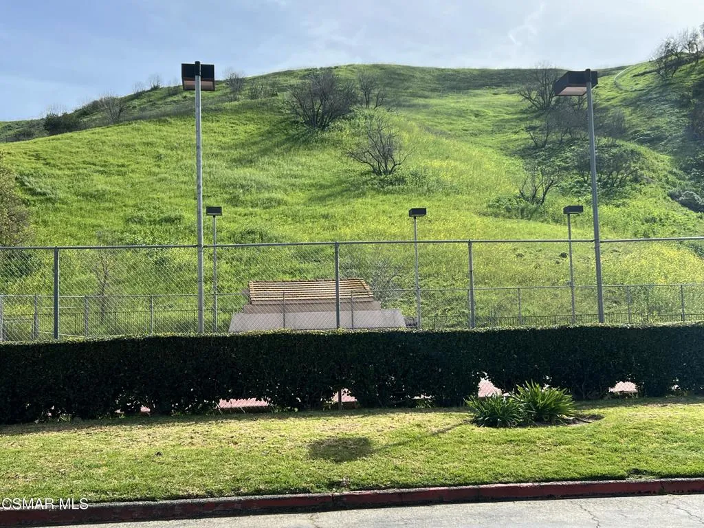 26000 Alizia Canyon Drive D, Calabasas, California 91302 home-pic-24