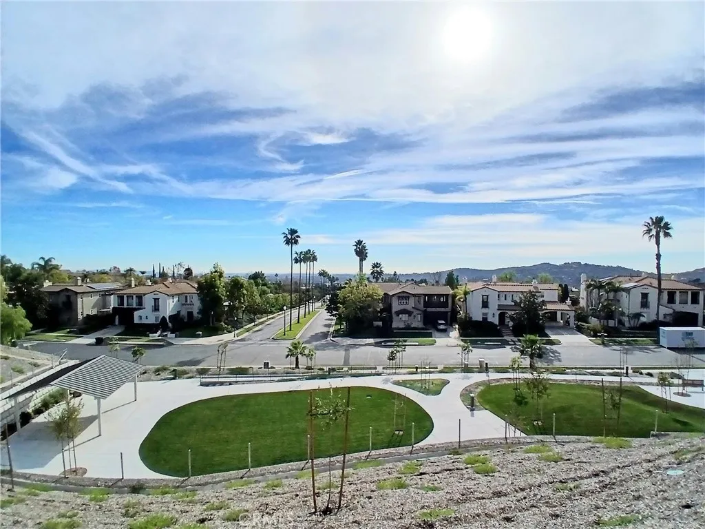746 Via Arezzo Place, Altadena, California 91001 home-pic-16