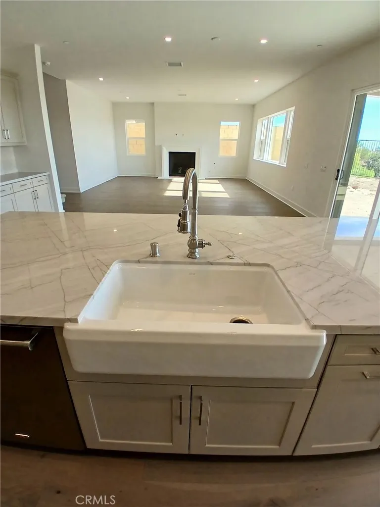 746 Via Arezzo Place, Altadena, California 91001 home-pic-6