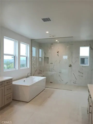 Primary Bath w/Shower