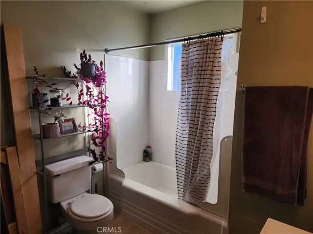 Unit C Bathroom