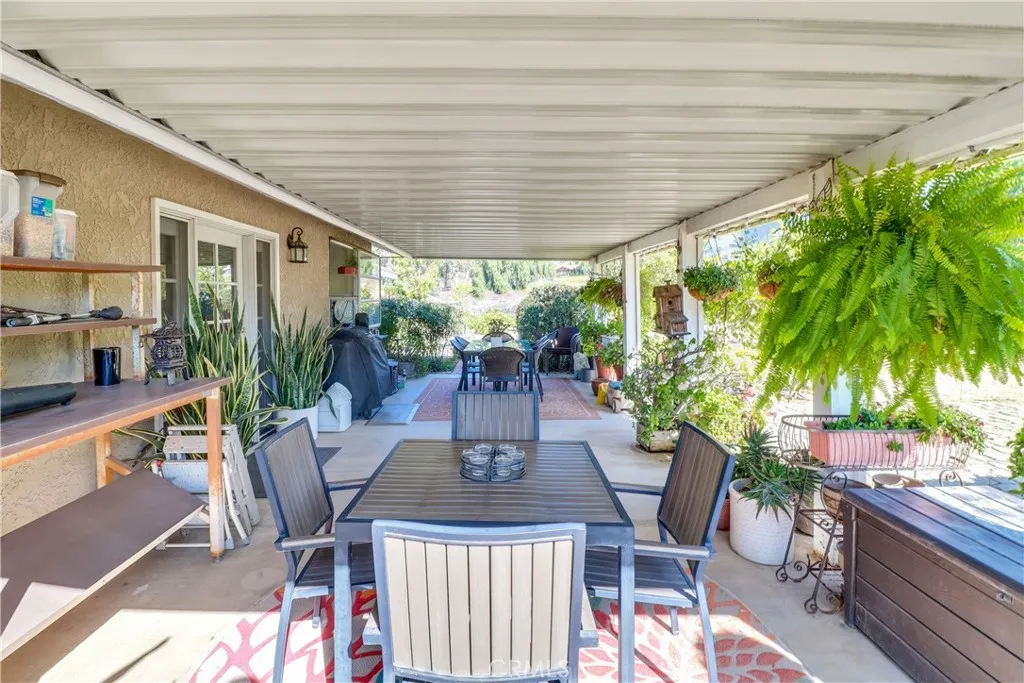16750 Canyon View Drive, Riverside, California 92504 home-pic-31