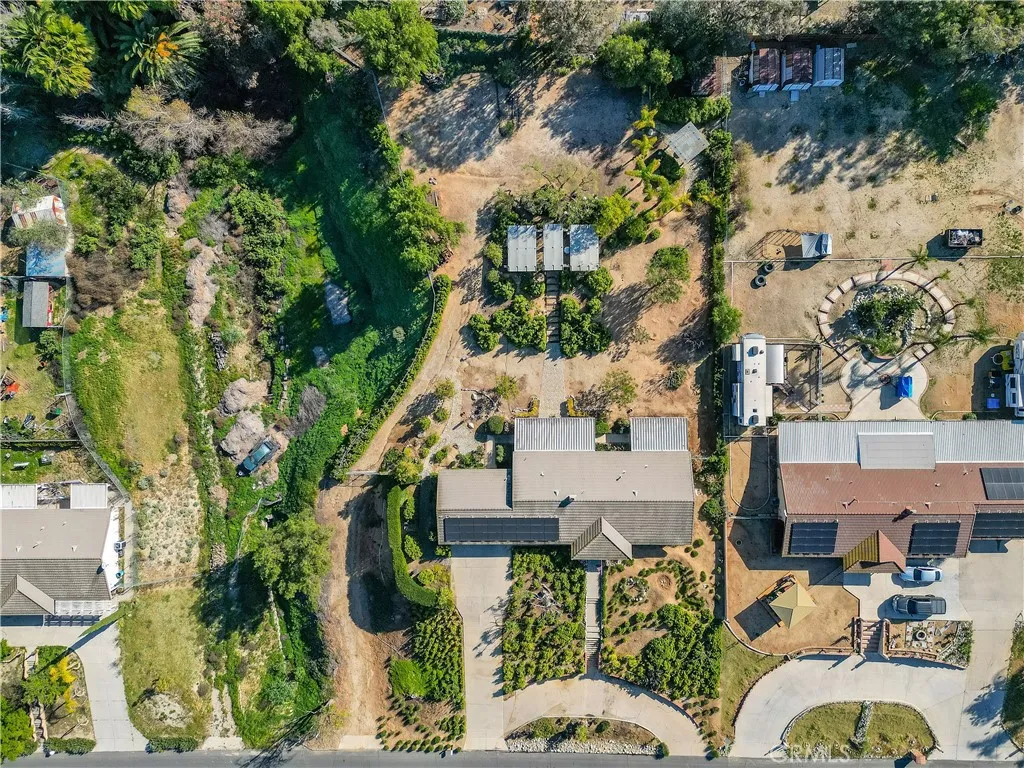 16750 Canyon View Drive, Riverside, California 92504 home-pic-43