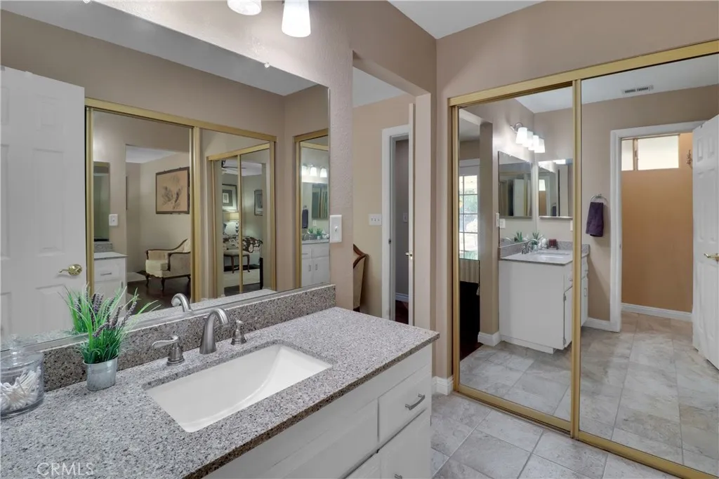16750 Canyon View Drive, Riverside, California 92504 home-pic-25