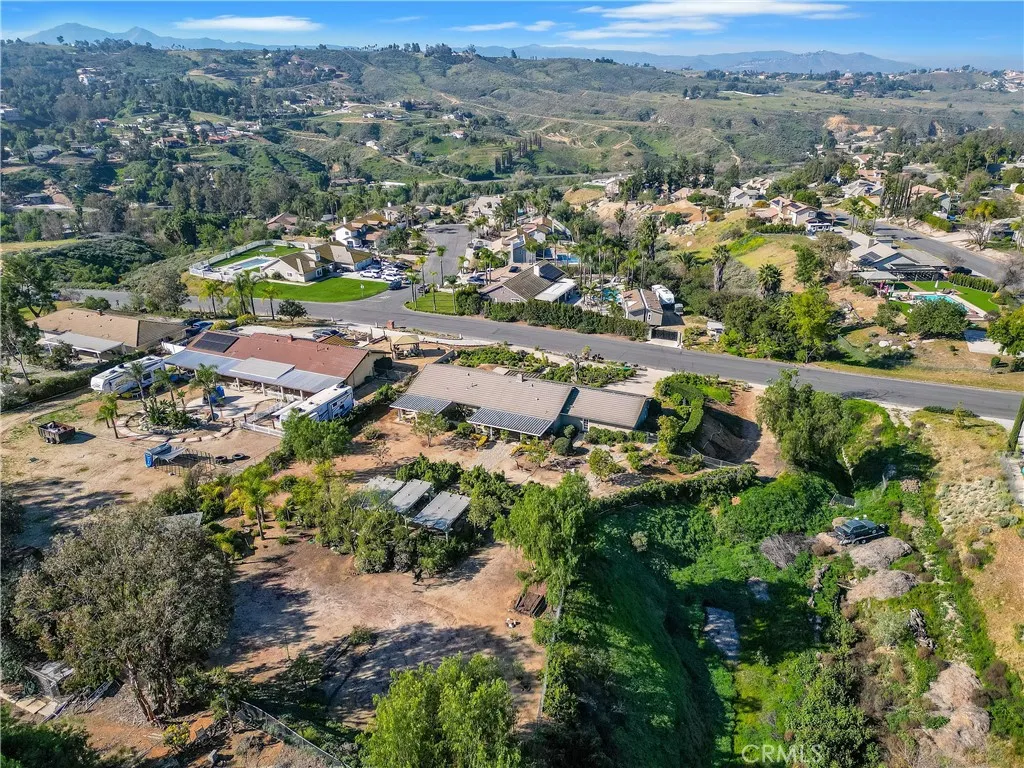 16750 Canyon View Drive, Riverside, California 92504 home-pic-44