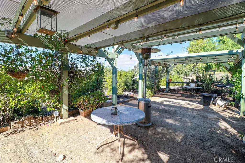 16750 Canyon View Drive, Riverside, California 92504 home-pic-37