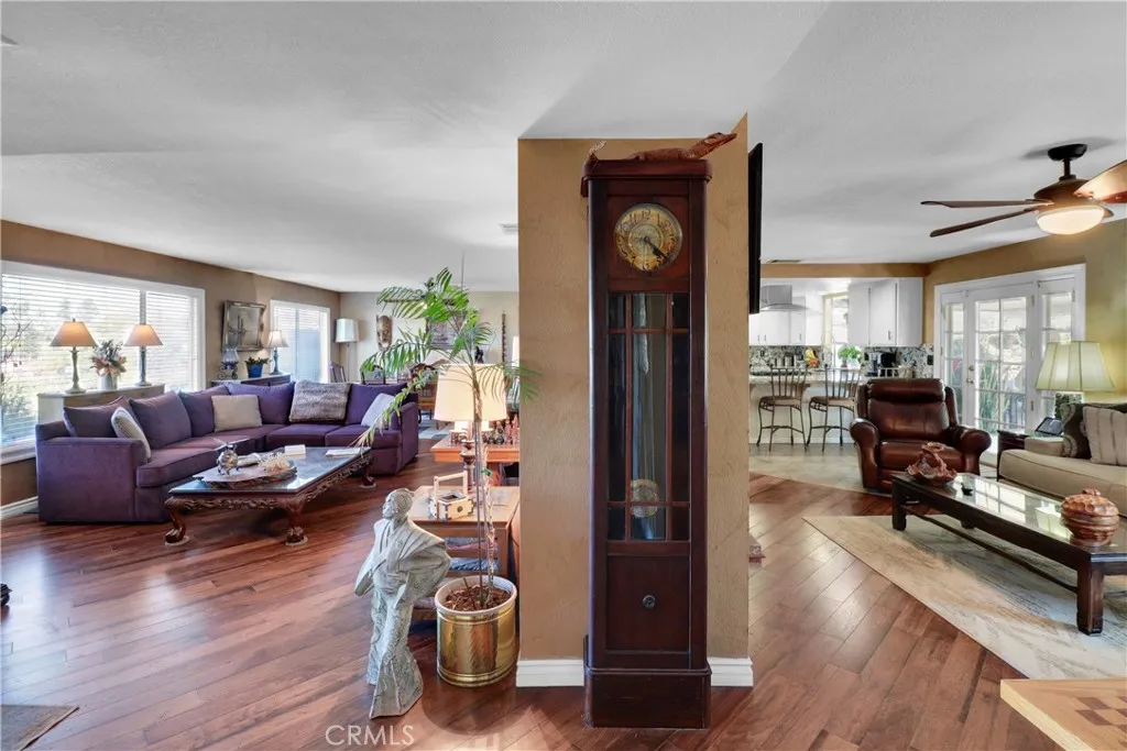 16750 Canyon View Drive, Riverside, California 92504 home-pic-10