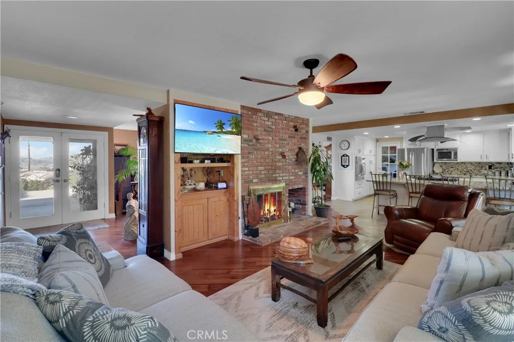 16750 Canyon View Drive, Riverside, California 92504 home-pic-7