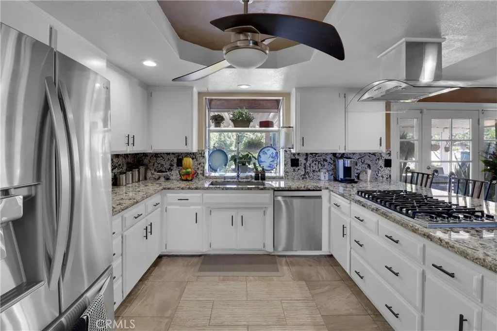 16750 Canyon View Drive, Riverside, California 92504 home-pic-14