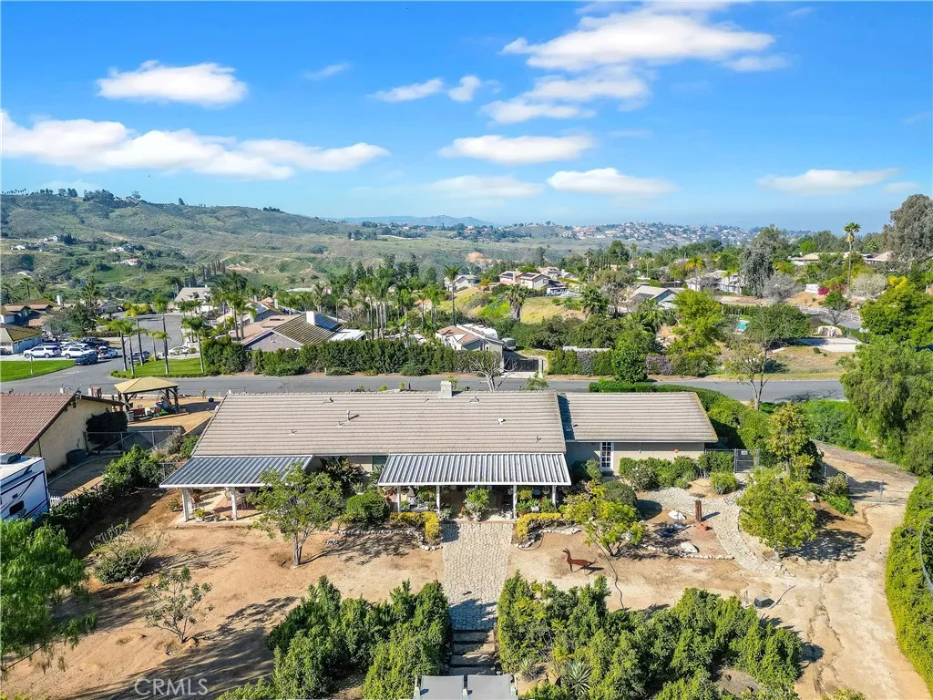 16750 Canyon View Drive, Riverside, California 92504 home-pic-42