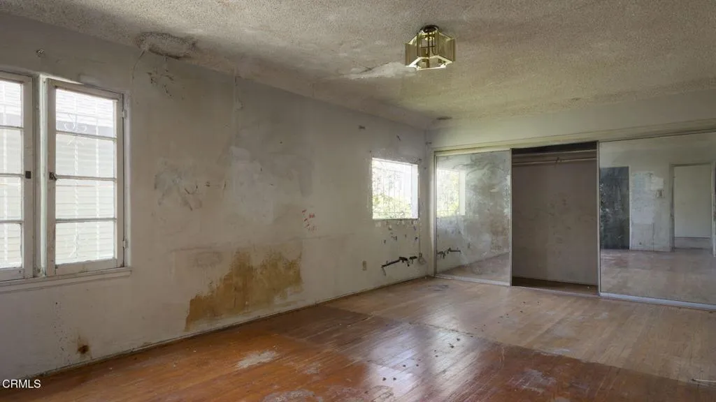 4523 W 18th Street, Los Angeles, California 90019 home-pic-11