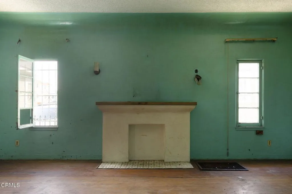 4523 W 18th Street, Los Angeles, California 90019 home-pic-8