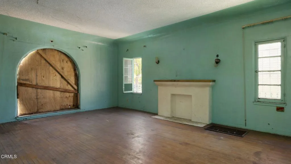 4523 W 18th Street, Los Angeles, California 90019 home-pic-7