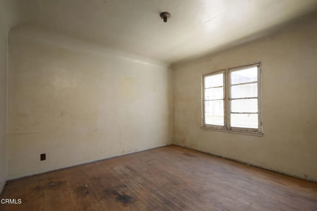 4523 W 18th Street, Los Angeles, California 90019 home-pic-9