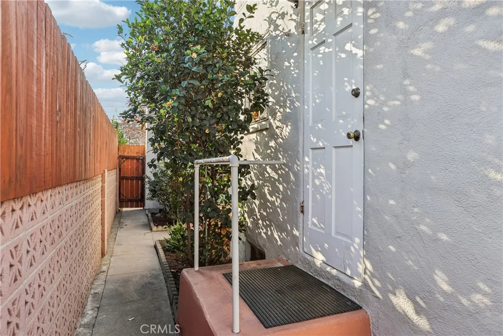 3845 Hollypark, Los Angeles, California 90039 home-pic-30
