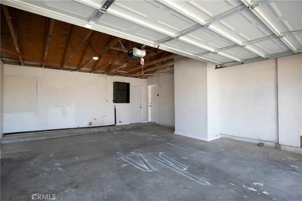 40629 178th E, Lake Los Angeles, California 93535 home-pic-17