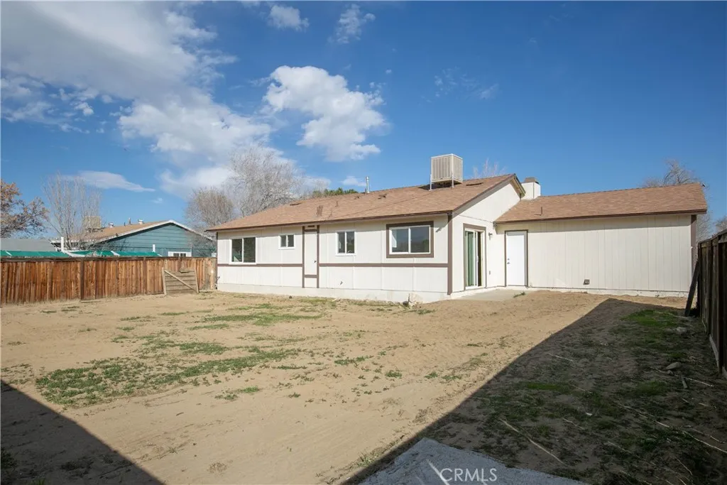 40629 178th E, Lake Los Angeles, California 93535 home-pic-3