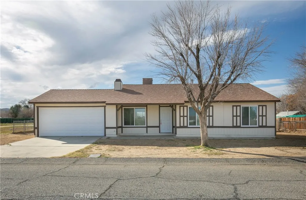 40629 178th E, Lake Los Angeles, California 93535 home-pic-1