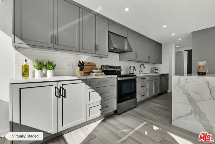 1155 N La Cienega Boulevard 1106, West Hollywood, California 90069