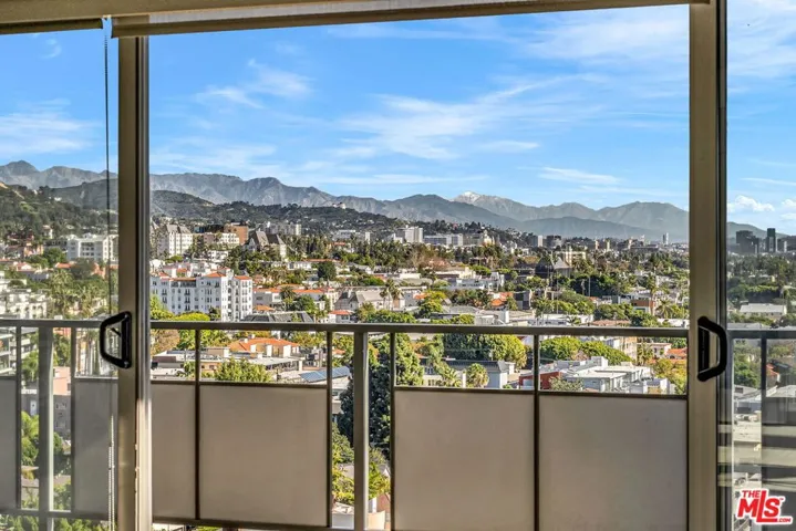 1155 N La Cienega Boulevard 1106, West Hollywood, California 90069