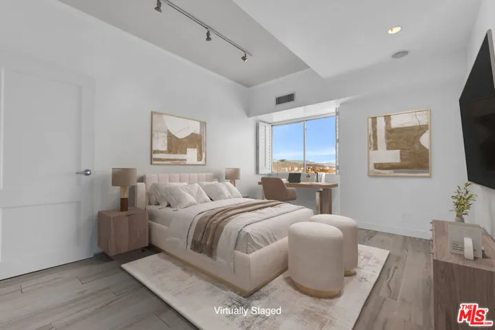 1155 N La Cienega Boulevard 1106, West Hollywood, California 90069