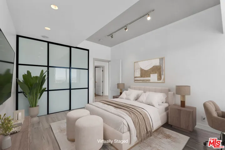 1155 N La Cienega Boulevard 1106, West Hollywood, California 90069